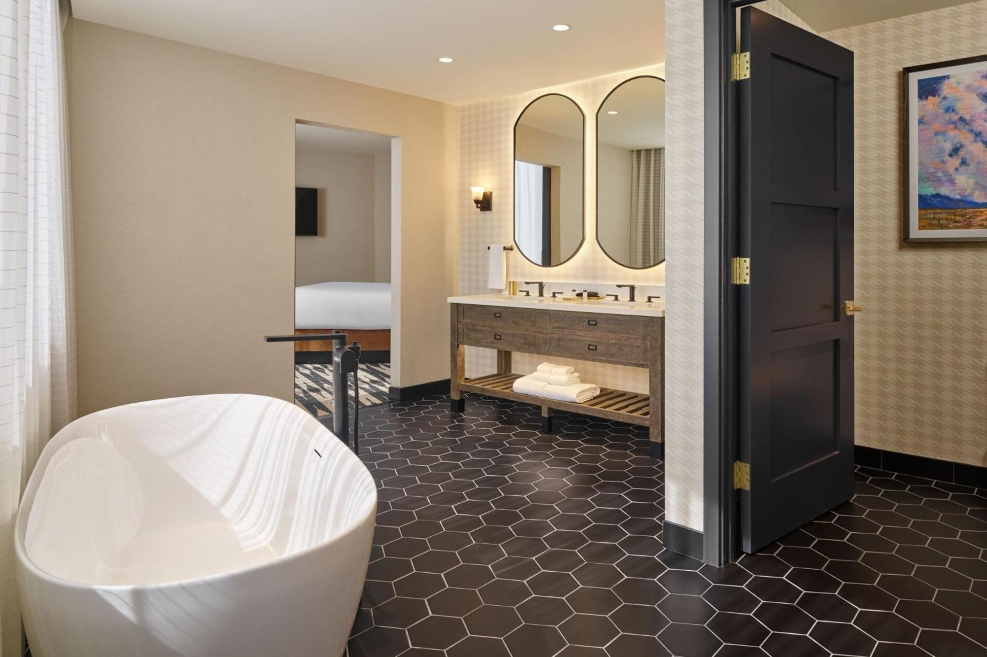 The Leo Kent Hotel, Tucson, A Tribute Portfolio Hotel מראה חיצוני תמונה